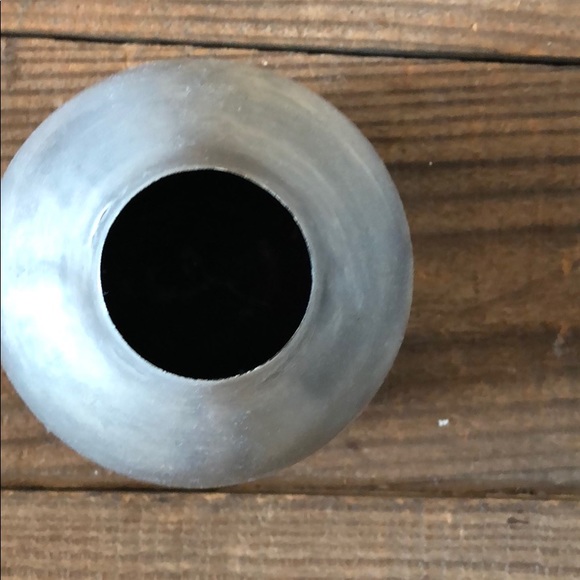 Crate and barrel vase - Picture 3 of 4